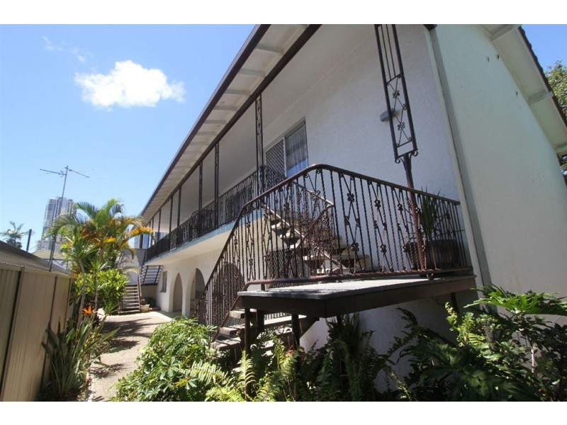 4/14 Weemala Street, Chevron Island QLD 4217