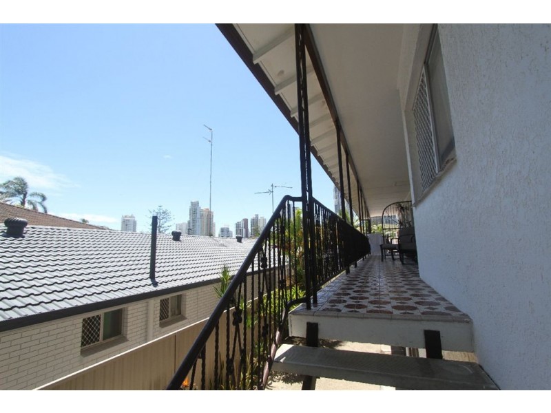 4/14 Weemala Street, Chevron Island QLD 4217