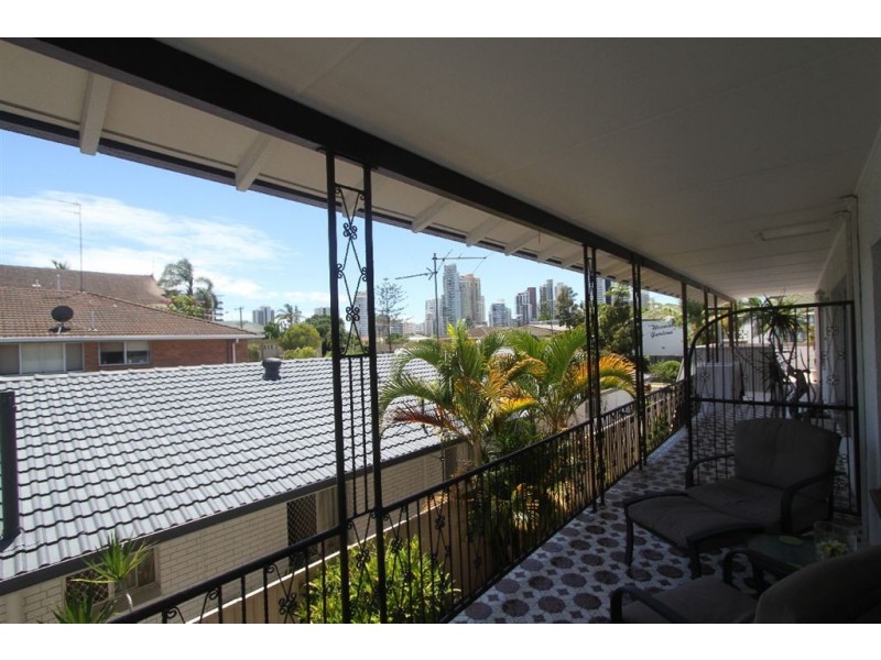 4/14 Weemala Street, Chevron Island QLD 4217