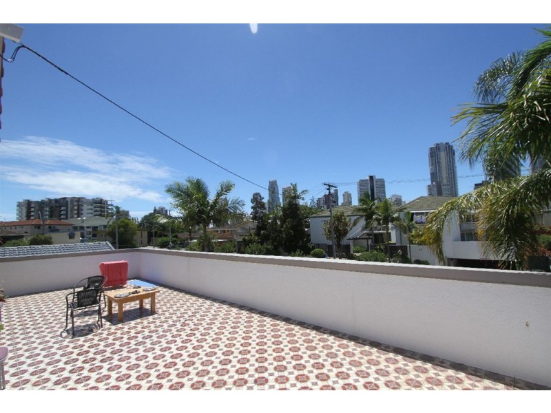 4/14 Weemala Street, Chevron Island QLD 4217