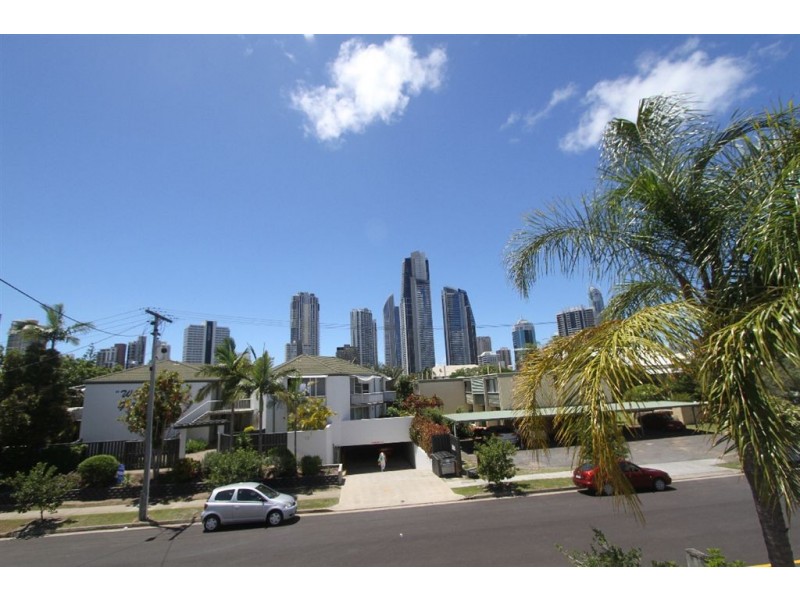 4/14 Weemala Street, Chevron Island QLD 4217