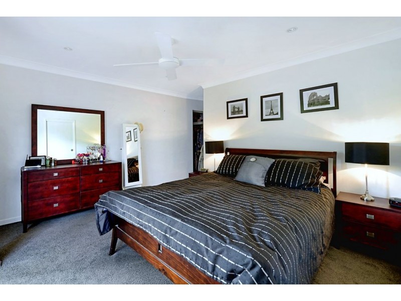 15 Timana Avenue, Mermaid Waters QLD 4218