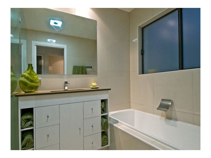 5 Goolagong Court, Broadbeach Waters QLD 4218