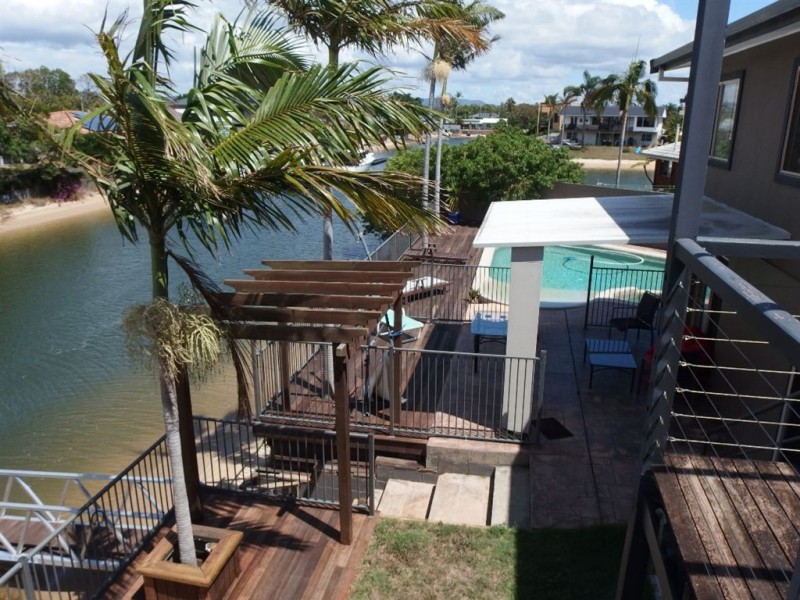 14 Cresta Court, Broadbeach Waters QLD 4218