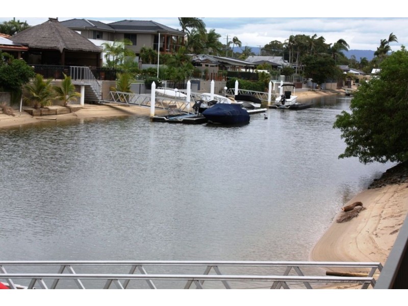 14 Cresta Court, Broadbeach Waters QLD 4218