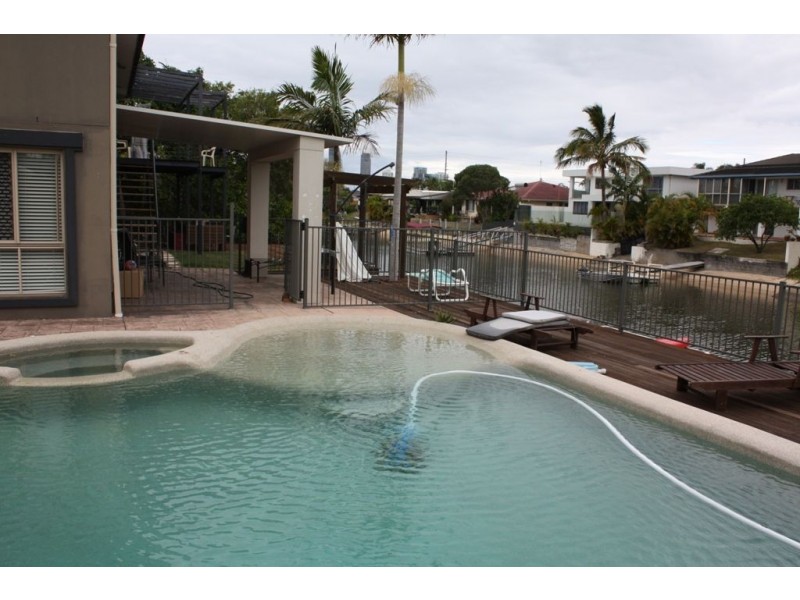 14 Cresta Court, Broadbeach Waters QLD 4218
