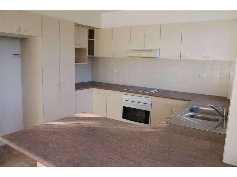 9/280 Hedges Avenue, Broadbeach QLD 4218