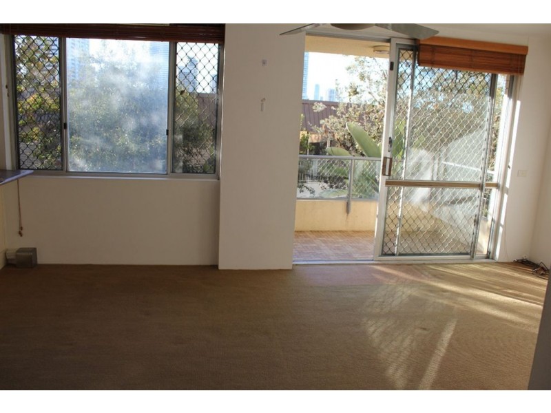 9/280 Hedges Avenue, Broadbeach QLD 4218