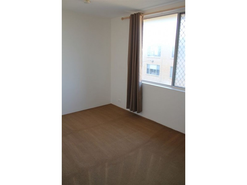 9/280 Hedges Avenue, Broadbeach QLD 4218