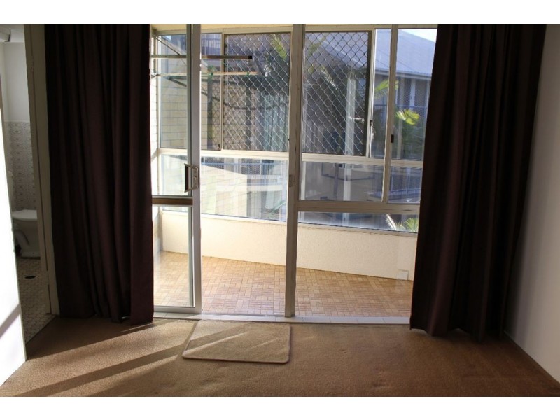 9/280 Hedges Avenue, Broadbeach QLD 4218