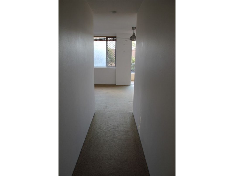 9/280 Hedges Avenue, Broadbeach QLD 4218