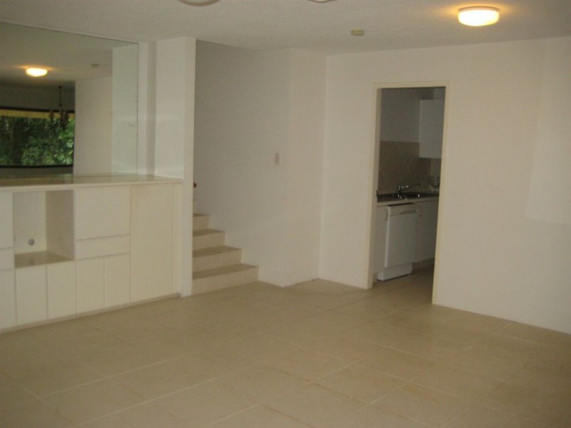 6/20 Rudd Street, Broadbeach Waters QLD 4218