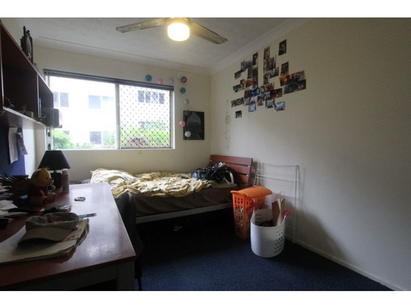 2/129 Currumburra Road, Ashmore QLD 4214