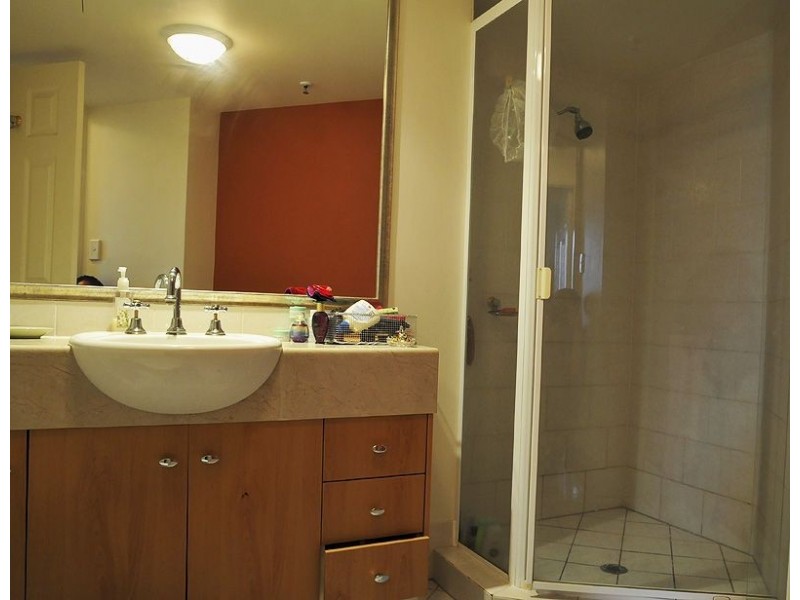 2055/2623 Gold Coast Highway, Broadbeach QLD 4218