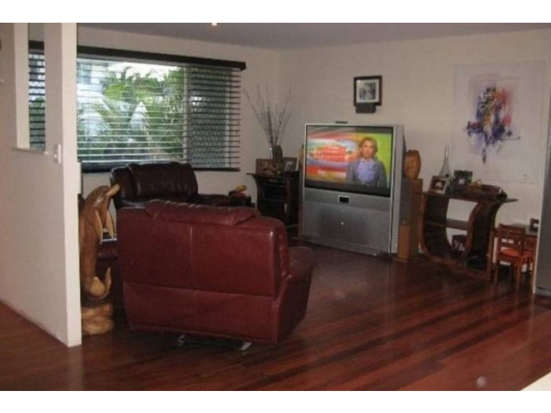 2 Bahia Court, Broadbeach Waters QLD 4218