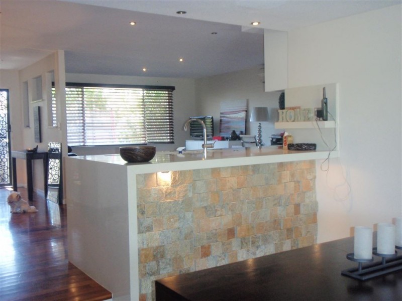 2 Bahia Court, Broadbeach Waters QLD 4218