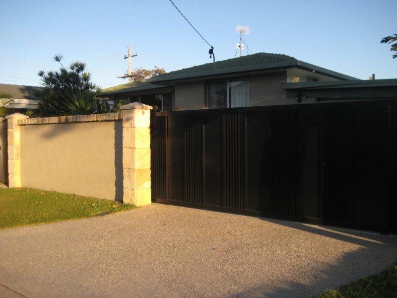 2 Bahia Court, Broadbeach Waters QLD 4218