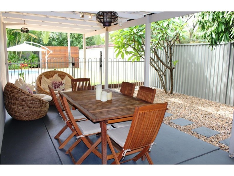 8 Gaye Parade, Miami QLD 4220