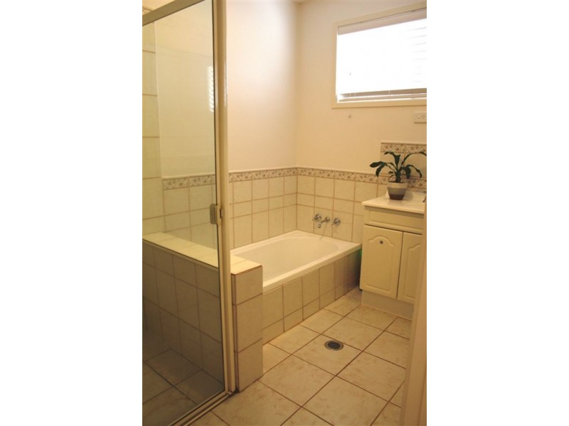 8 Gaye Parade, Miami QLD 4220