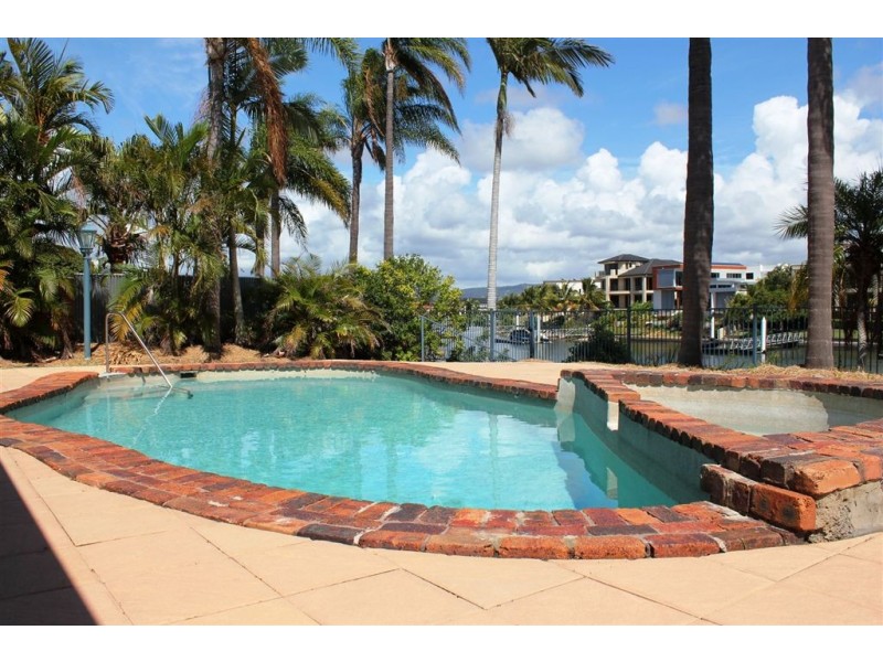 44 River Crescent, Broadbeach Waters QLD 4218