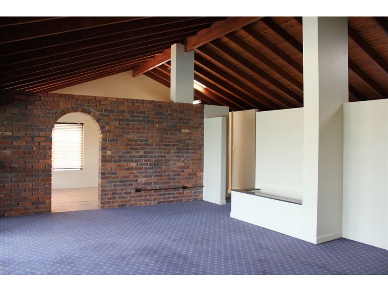 44 River Crescent, Broadbeach Waters QLD 4218