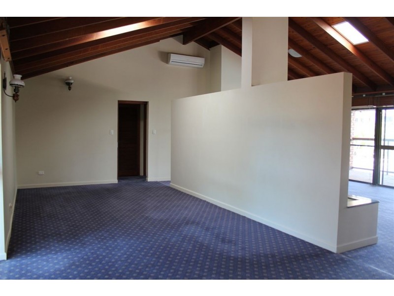 44 River Crescent, Broadbeach Waters QLD 4218