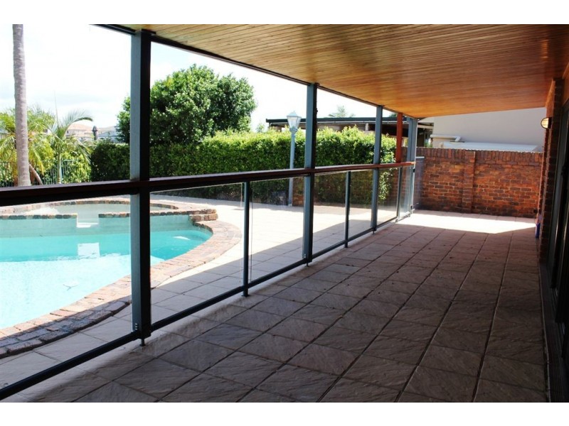 44 River Crescent, Broadbeach Waters QLD 4218