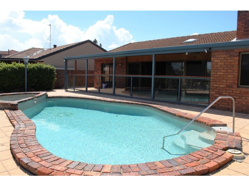44 River Crescent, Broadbeach Waters QLD 4218