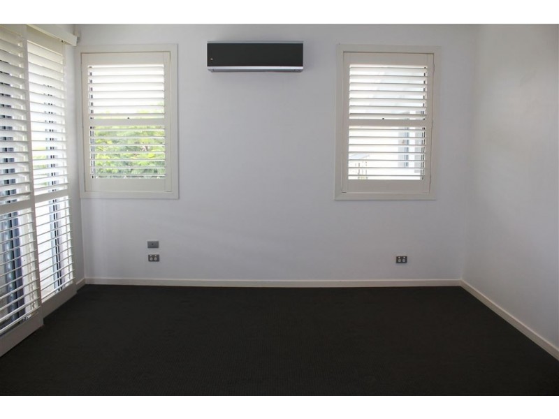 1/13 Enid Avenue, Southport QLD 4215