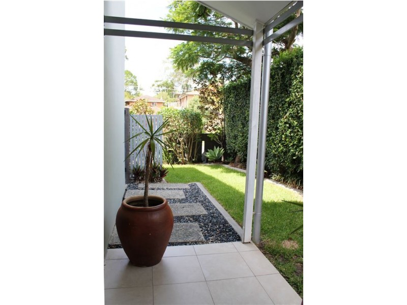 1/13 Enid Avenue, Southport QLD 4215