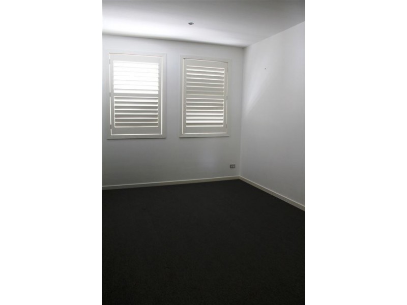 1/13 Enid Avenue, Southport QLD 4215