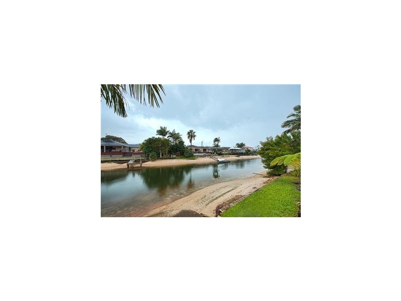 5 Palmetto Court, Broadbeach Waters QLD 4218