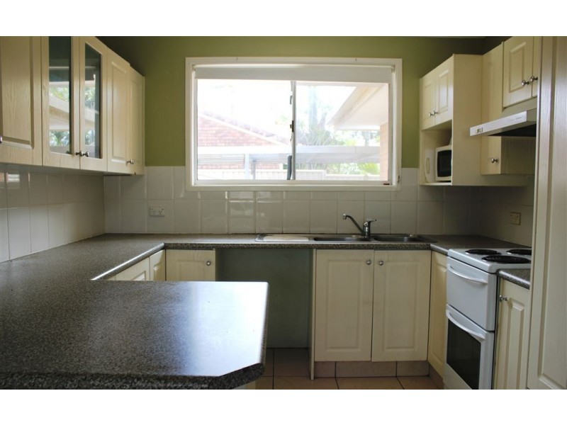 26 Alec Avenue, Mermaid Waters QLD 4218