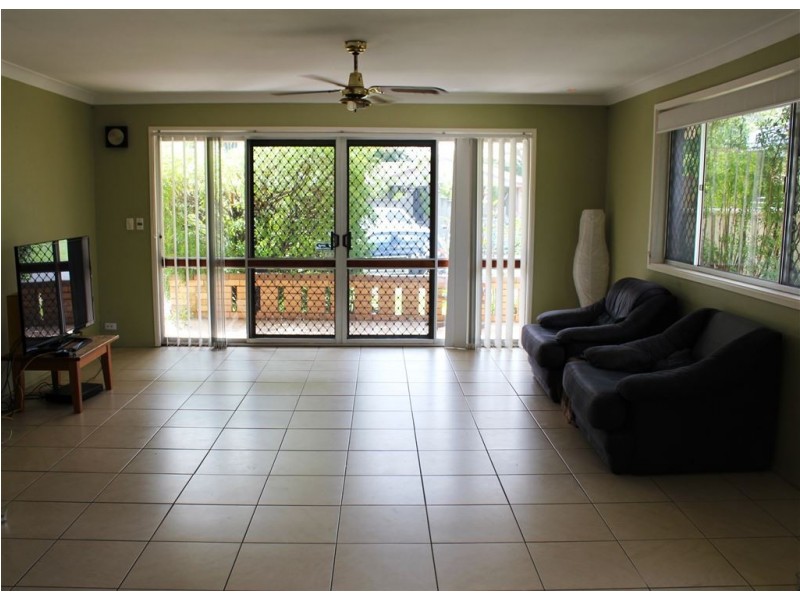 26 Alec Avenue, Mermaid Waters QLD 4218
