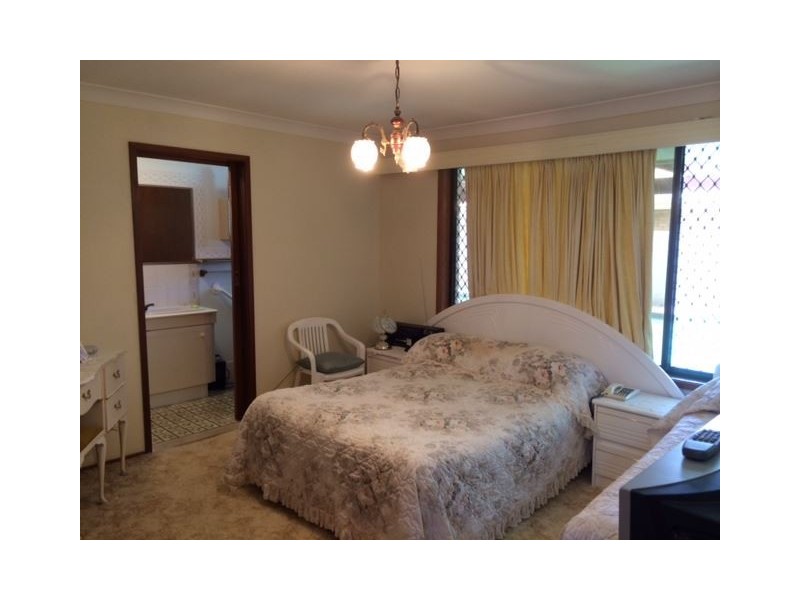 87 Oceanic Drive, Mermaid Waters QLD 4218