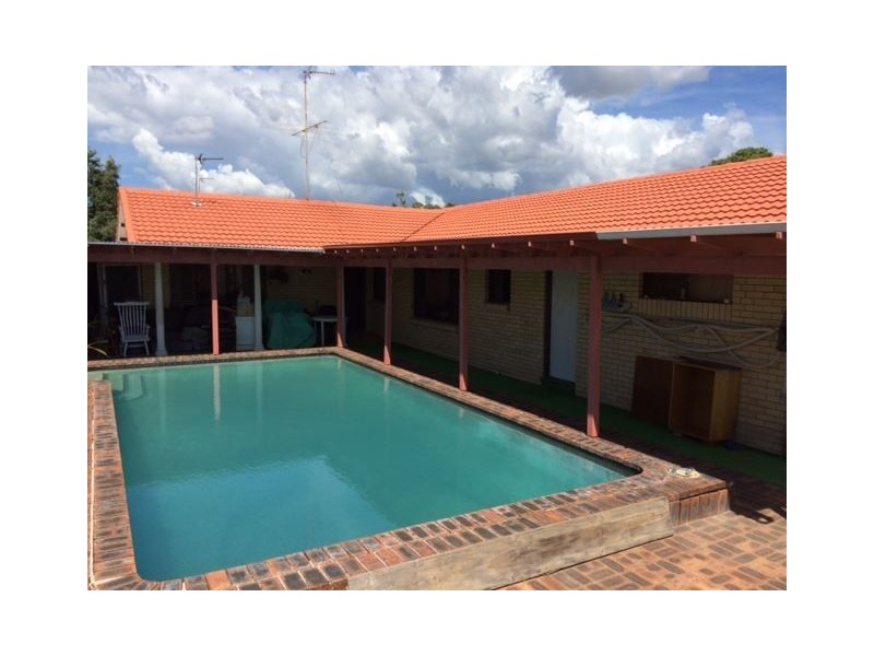 87 Oceanic Drive, Mermaid Waters QLD 4218