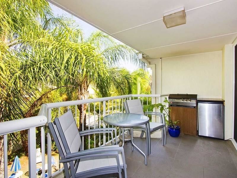 42/27 Wharf Road, Broadbeach QLD 4218