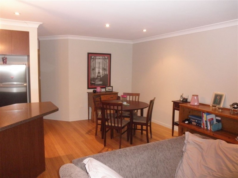 42/27 Wharf Road, Broadbeach QLD 4218