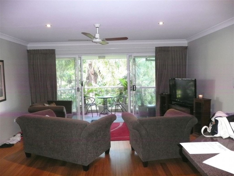 42/27 Wharf Road, Broadbeach QLD 4218