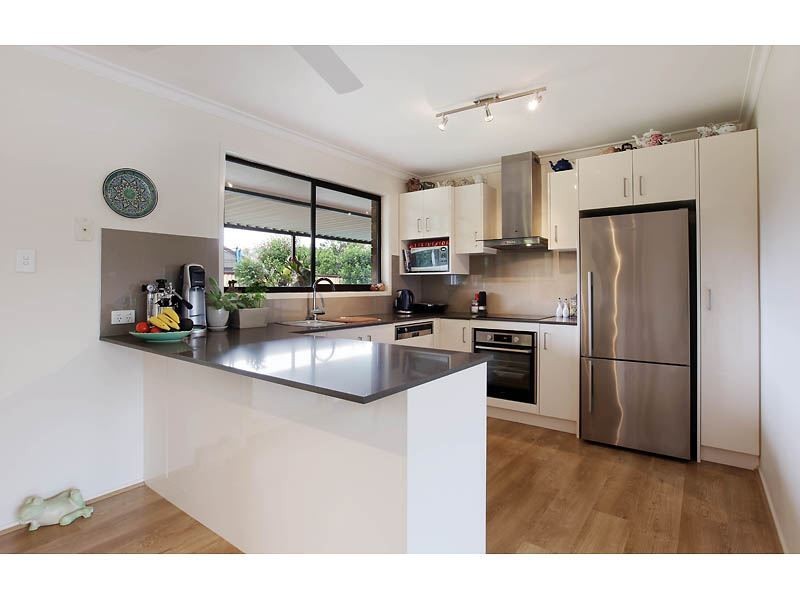 17 Bowline Road, Mermaid Waters QLD 4218