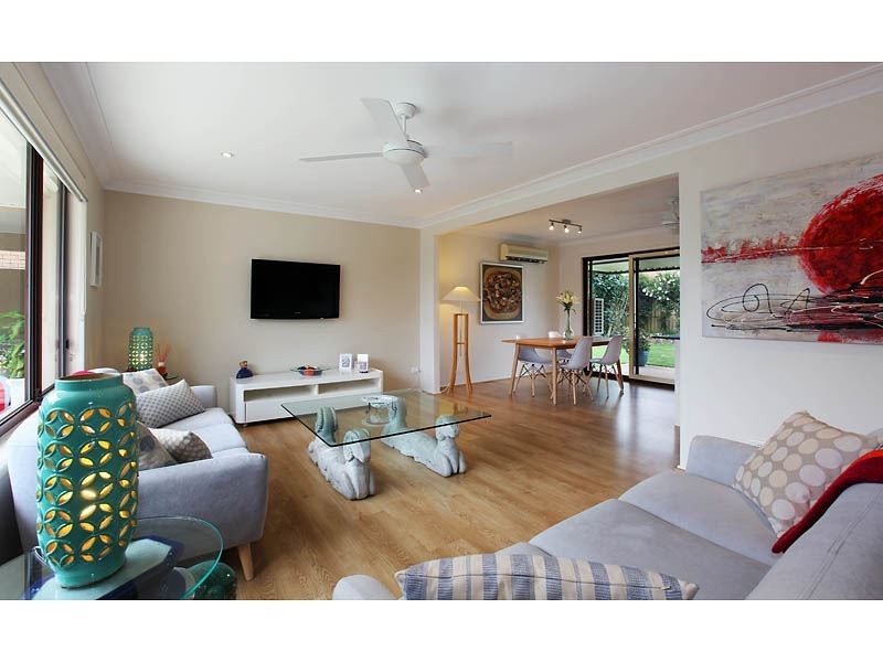 17 Bowline Road, Mermaid Waters QLD 4218