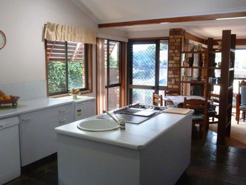 7 Cedar Place, Broadbeach Waters QLD 4218