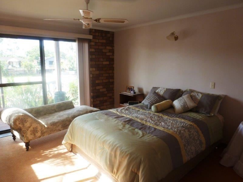 7 Cedar Place, Broadbeach Waters QLD 4218