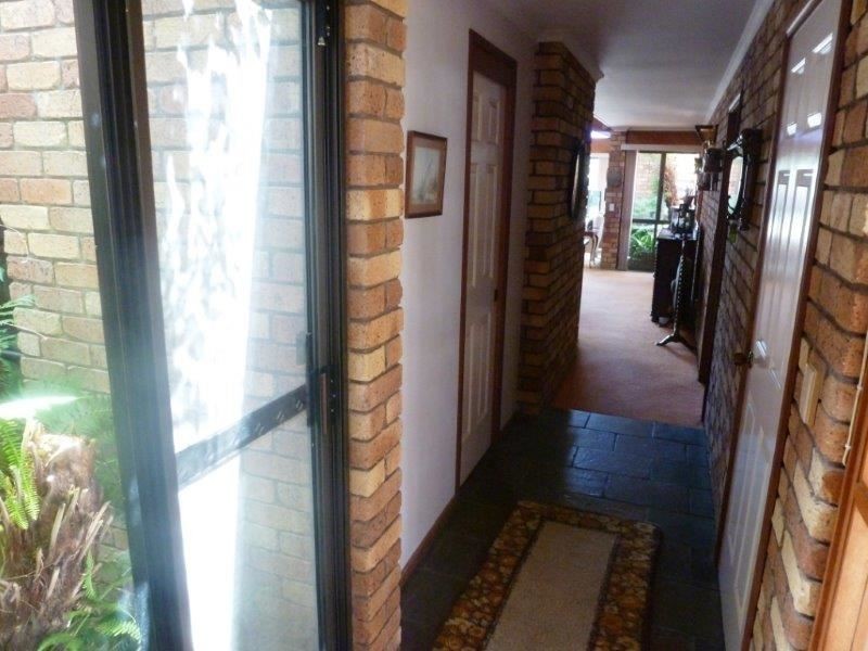 7 Cedar Place, Broadbeach Waters QLD 4218