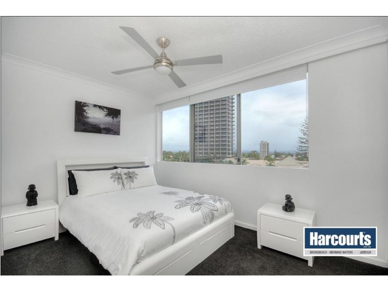 18/220 Surf Parade, Broadbeach QLD 4218