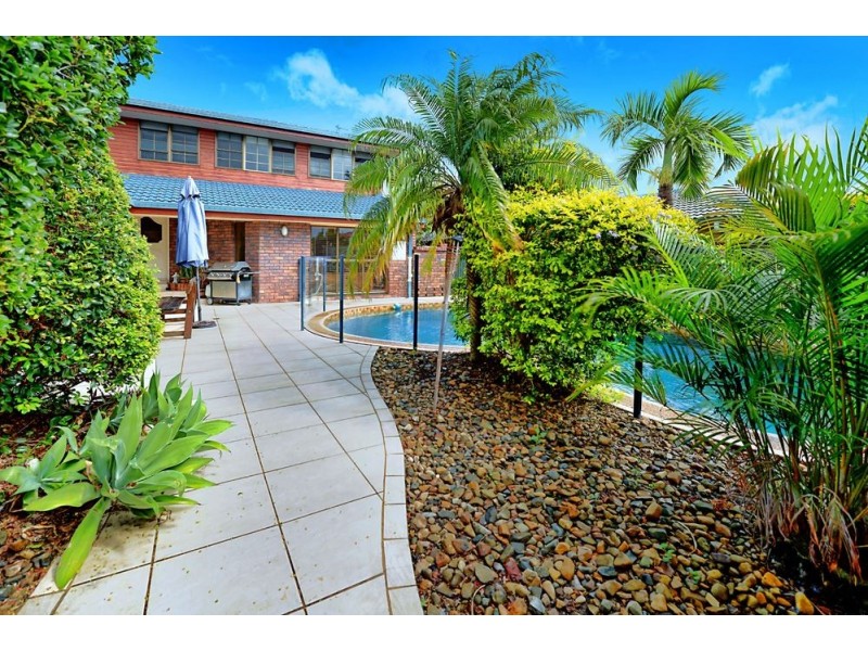 5 Daru Avenue, Runaway Bay QLD 4216
