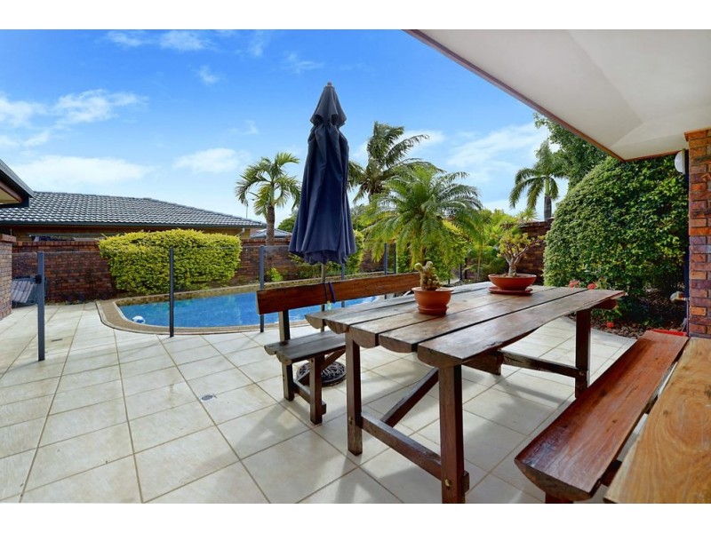 5 Daru Avenue, Runaway Bay QLD 4216