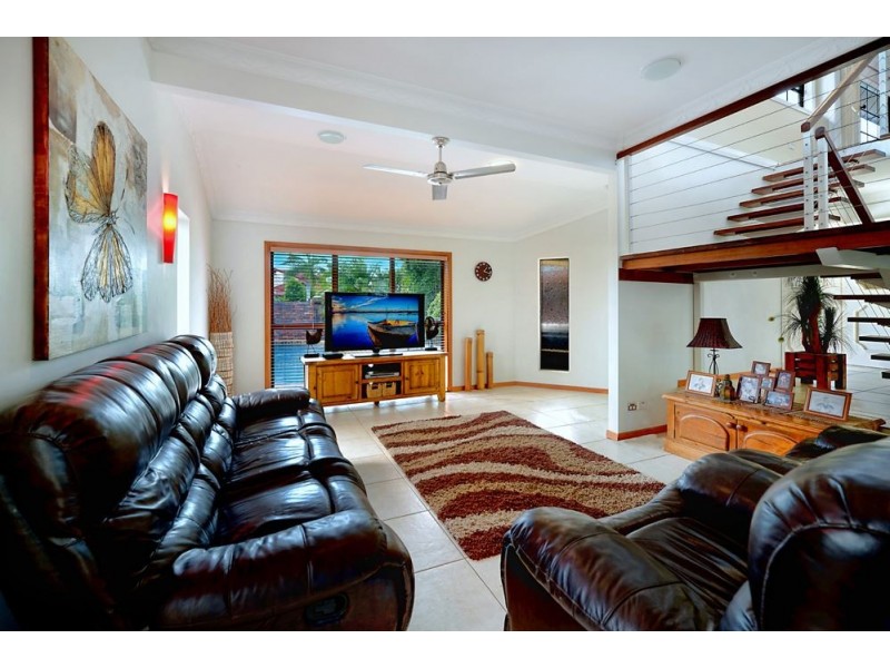 5 Daru Avenue, Runaway Bay QLD 4216
