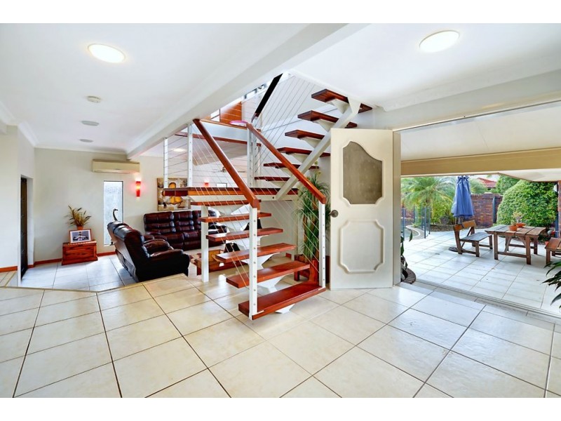 5 Daru Avenue, Runaway Bay QLD 4216