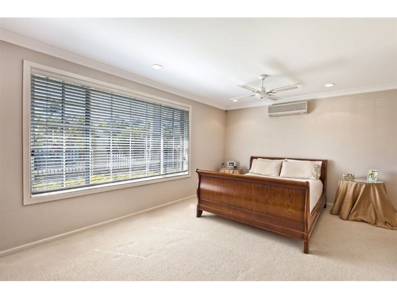 12 Cessnock Close, Mermaid Waters QLD 4218